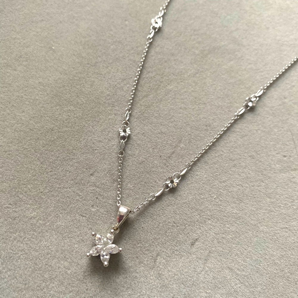 Diamond start 14k white gold platinum necklace